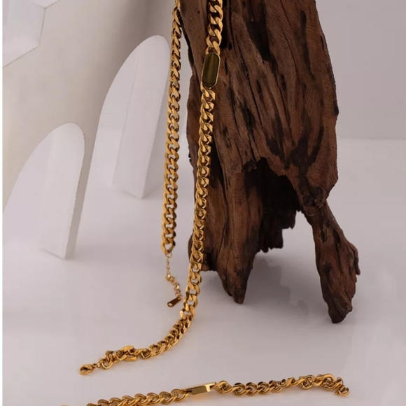 Gold Thick Pendant Necklace - Picture 6 of 6